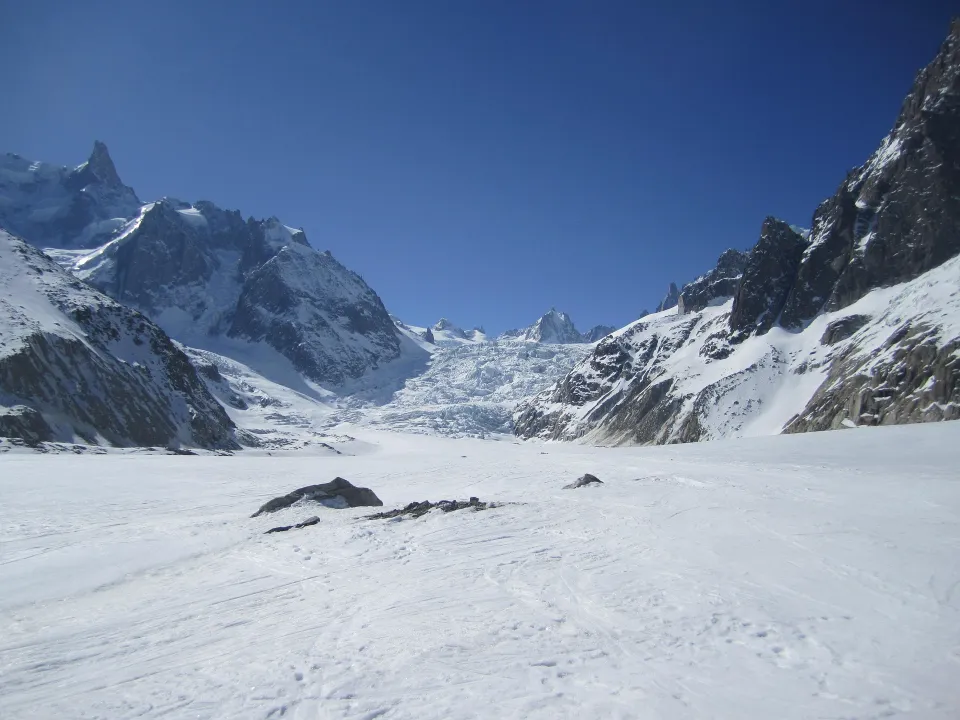 Descente Vallée Blanche à Chamonix avec une Guide de Haute Montagne